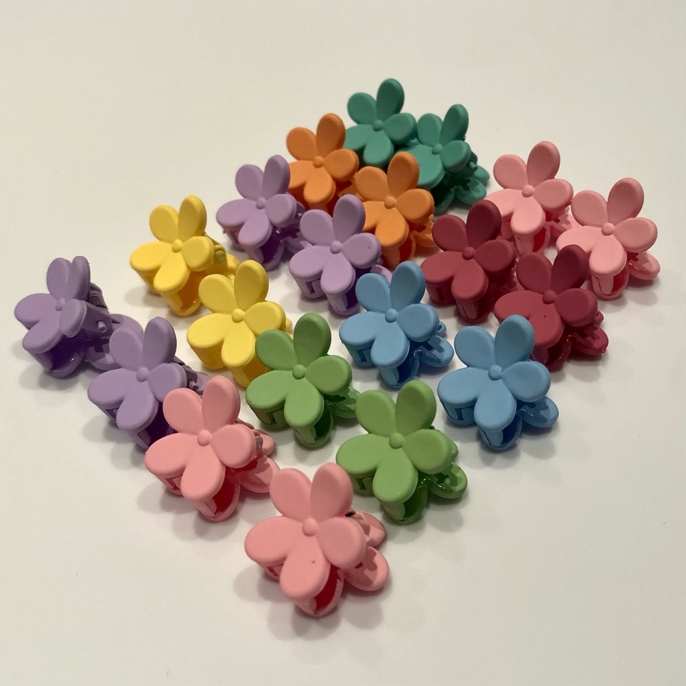 Set of 2 Small Flower Hair Clips